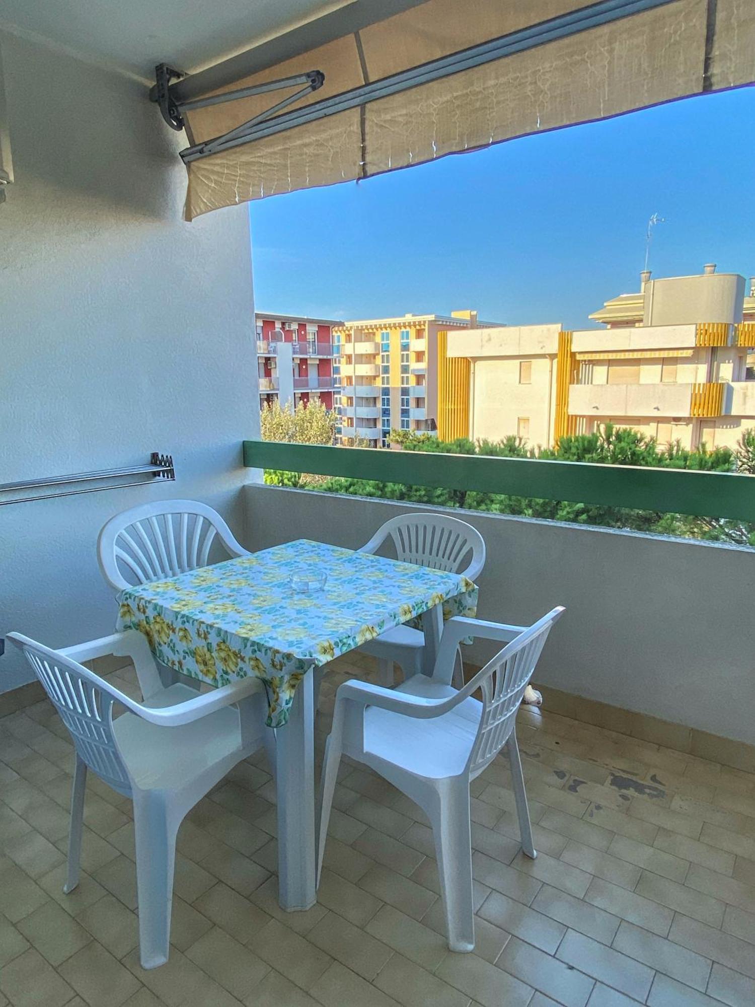 Grazioso Appartamento N 76 A 100Mt Dal Mare Bibione Buitenkant foto