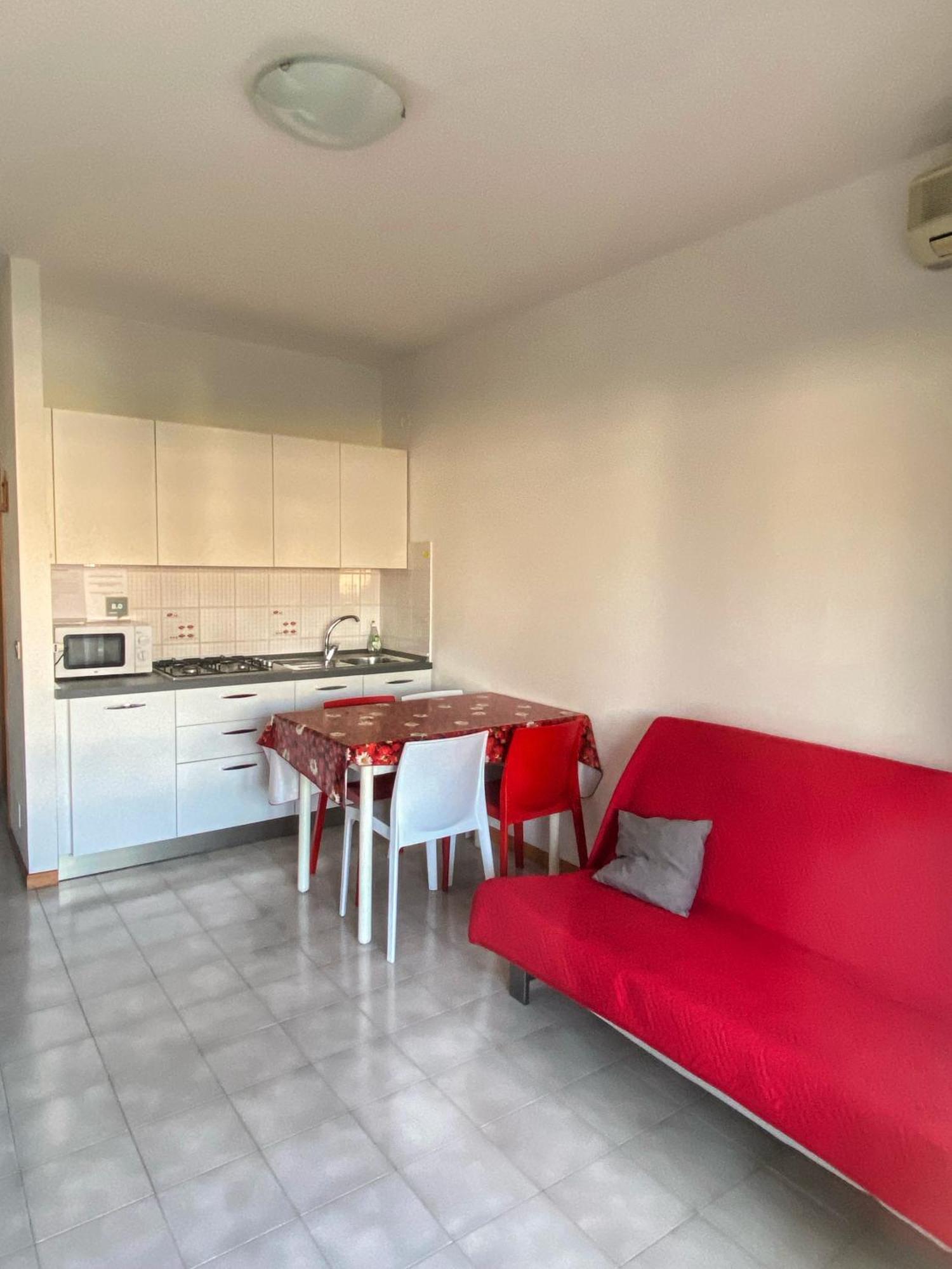 Grazioso Appartamento N 76 A 100Mt Dal Mare Bibione Buitenkant foto